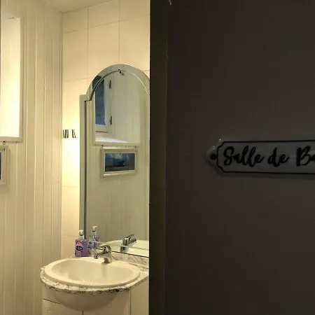 4 Person Normandy Riverside Cottage Close To Mont St Michel Les Loges-Marchis